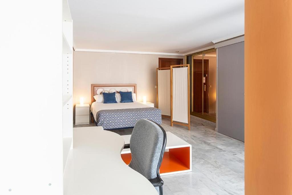 Luminosity Square Studio. Francos 14 Seville Luaran gambar