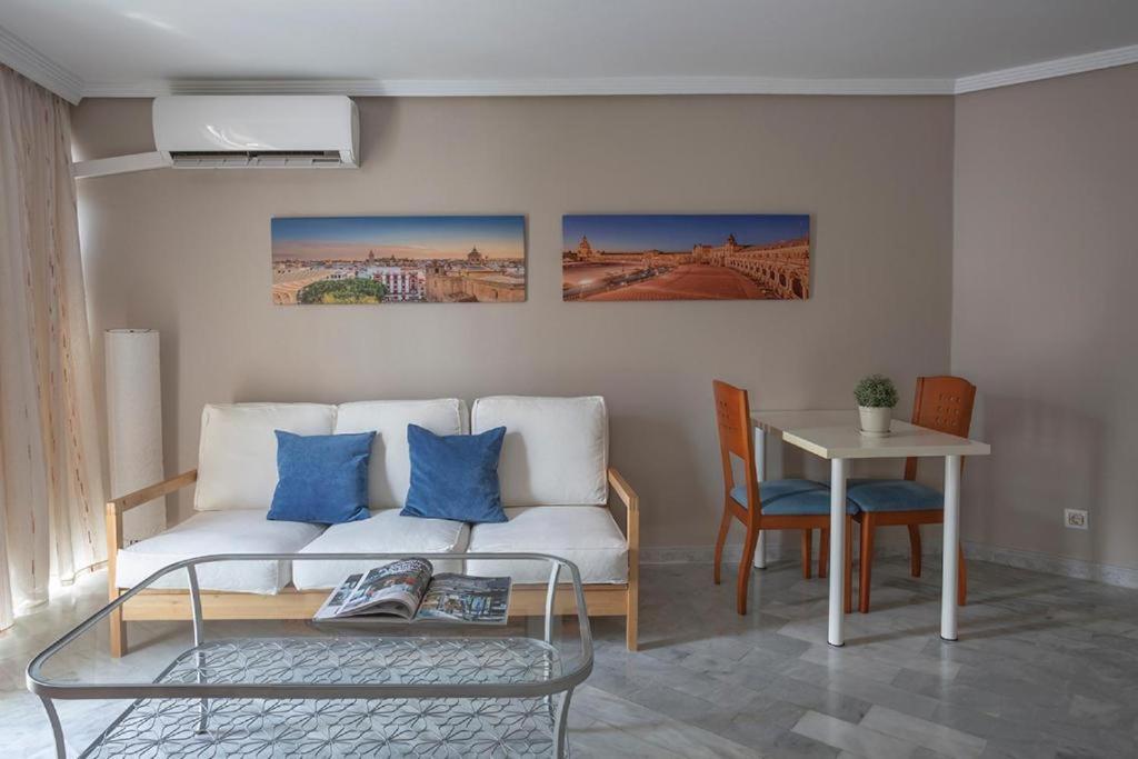 Luminosity Square Studio. Francos 14 Seville Luaran gambar